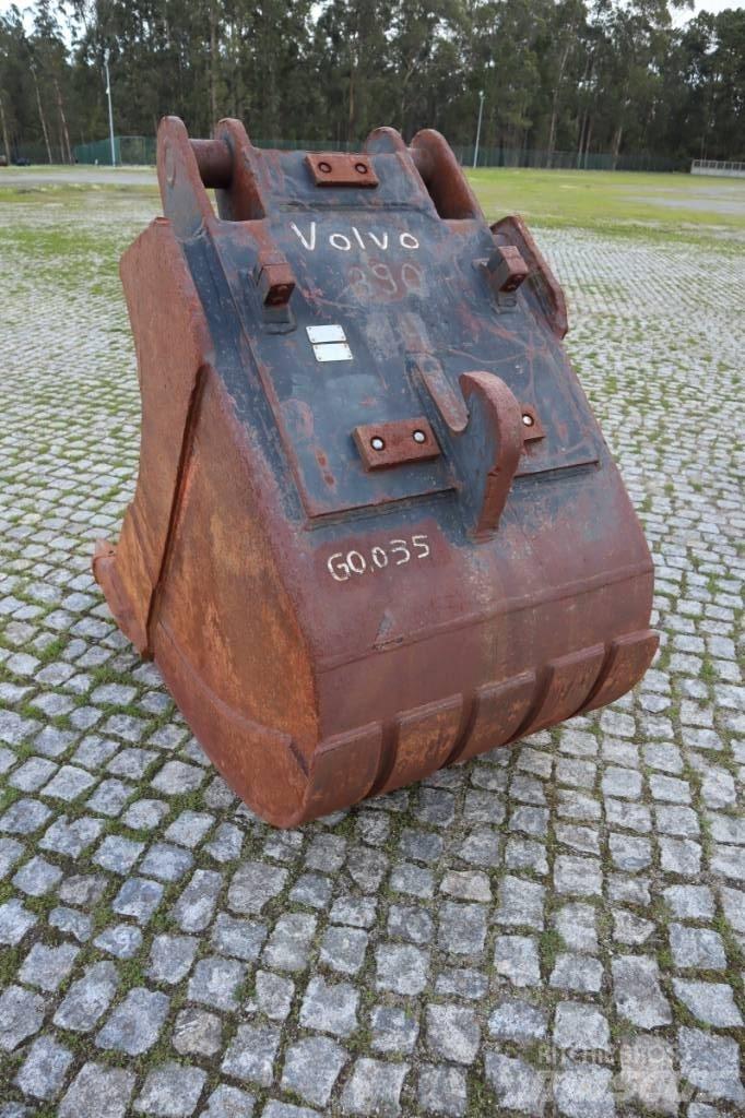 Volvo EC 390 Schaufeln