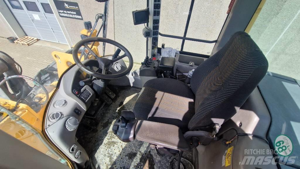 Volvo L 120 F Radlader