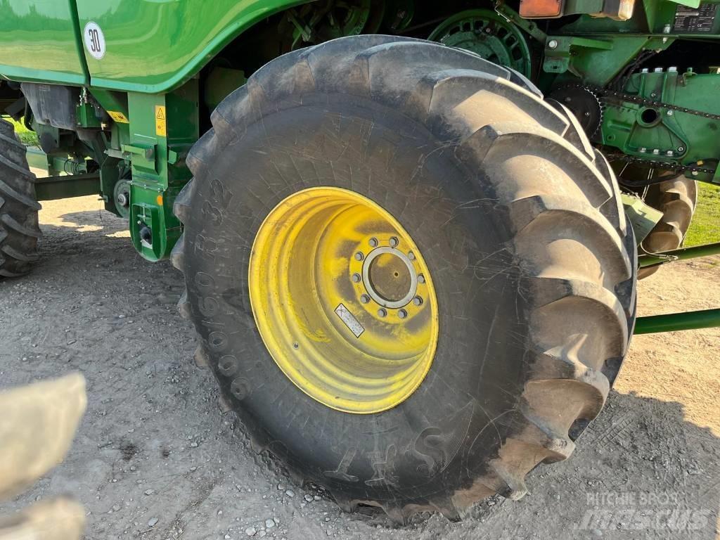 John Deere W 650 i Mähdrescher