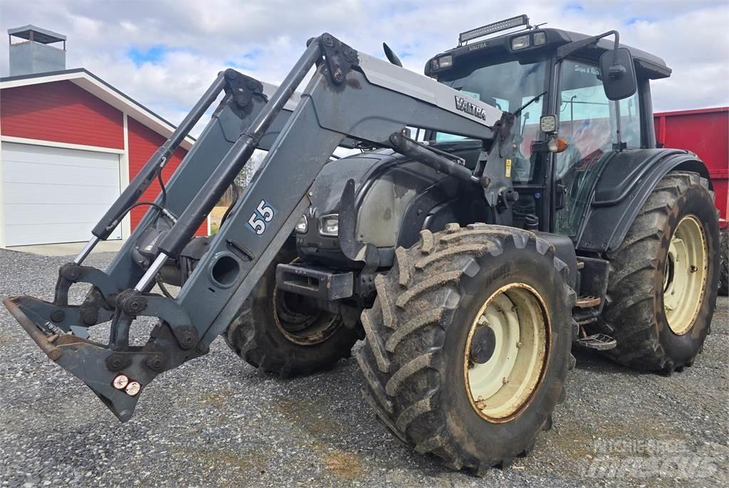 Valtra N141 HiTech Traktoren