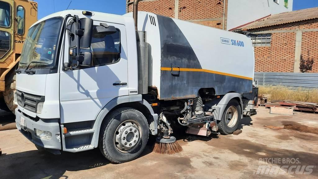 Mercedes-Benz SK600 Kehrmaschine