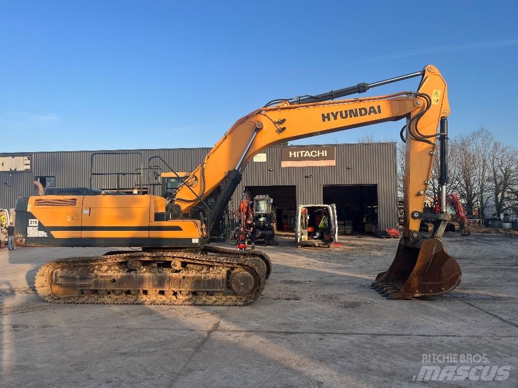 Hyundai HX 330 L Raupenbagger