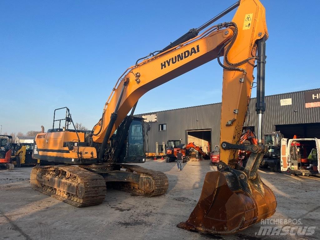Hyundai HX 330 L Raupenbagger
