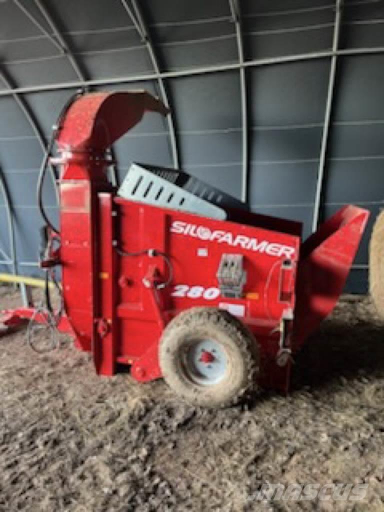 Silofarmer P 280 Ballenschredder, -schneider und -wickler