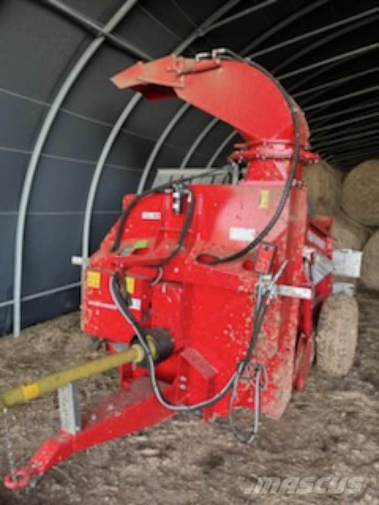 Silofarmer P 280 Ballenschredder, -schneider und -wickler