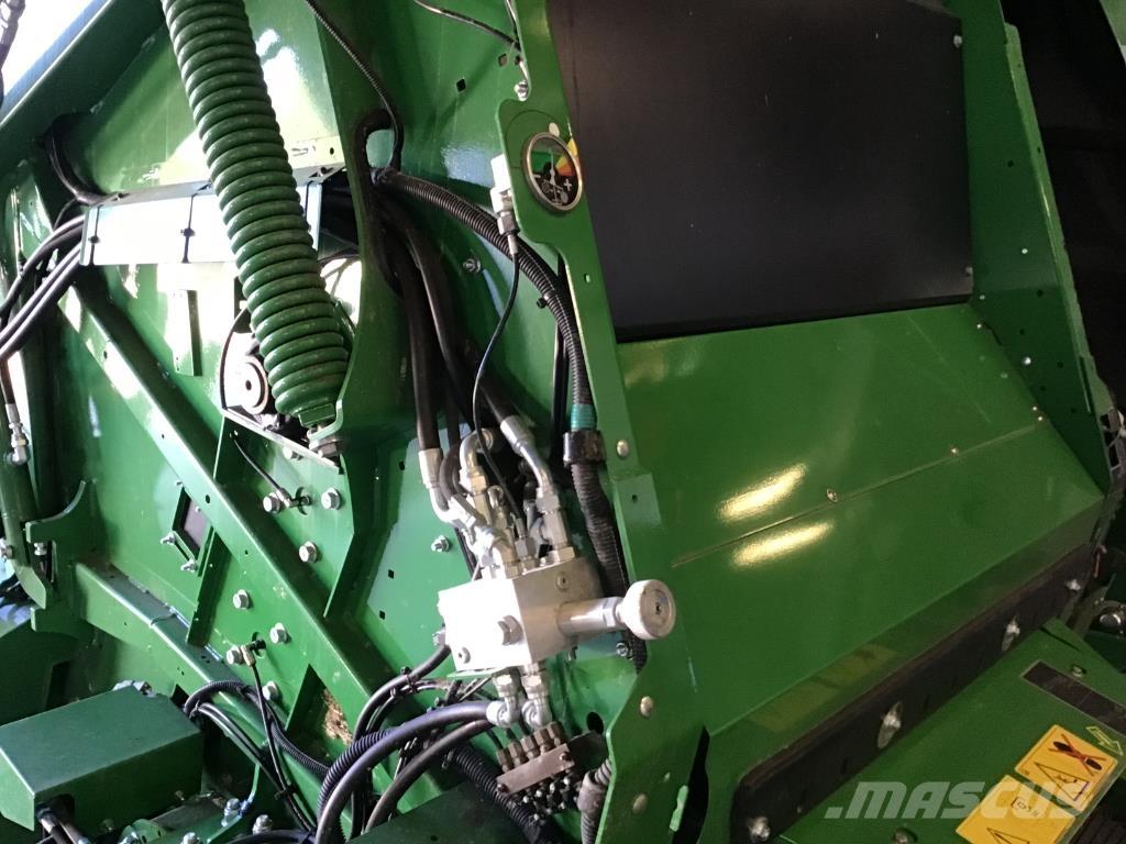John Deere V461M Rundballenpressen