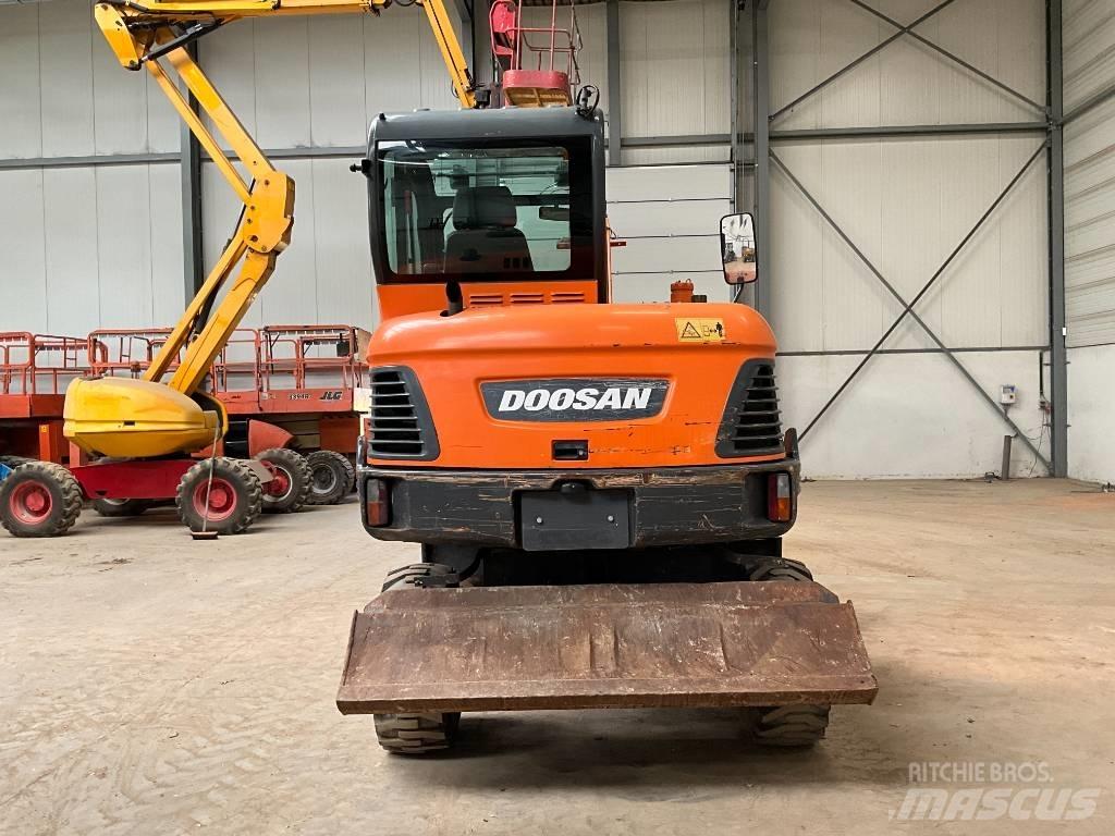 Doosan DX 55 W Mobilbagger