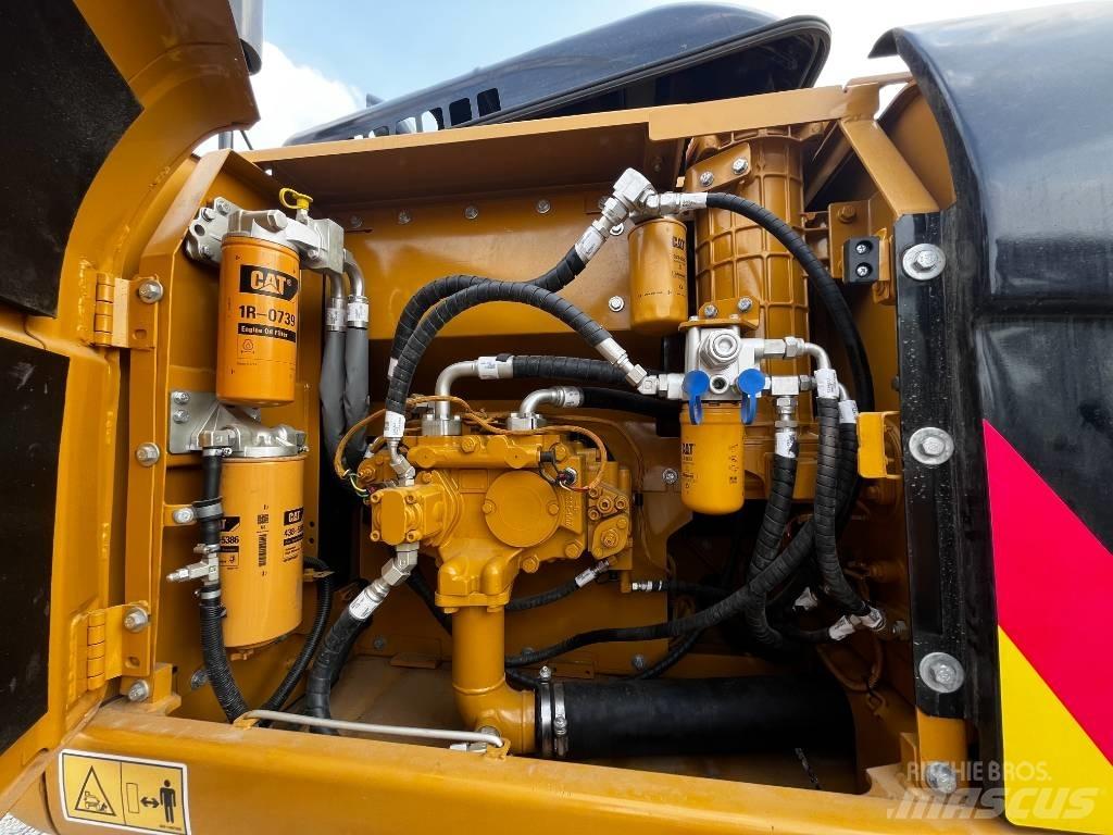 CAT 320 D2L Raupenbagger