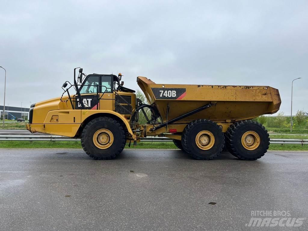 CAT 740B Dumper - Knickgelenk