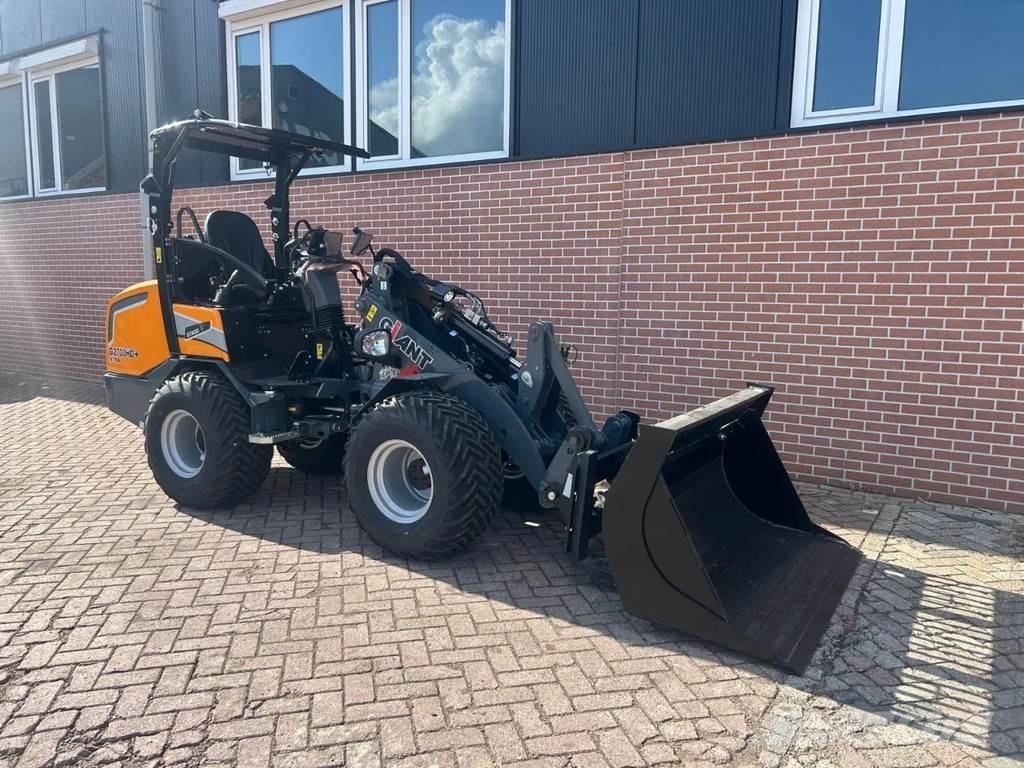 GiANT G2700 Minilader