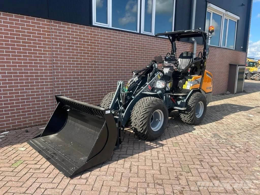 GiANT G2700 Minilader