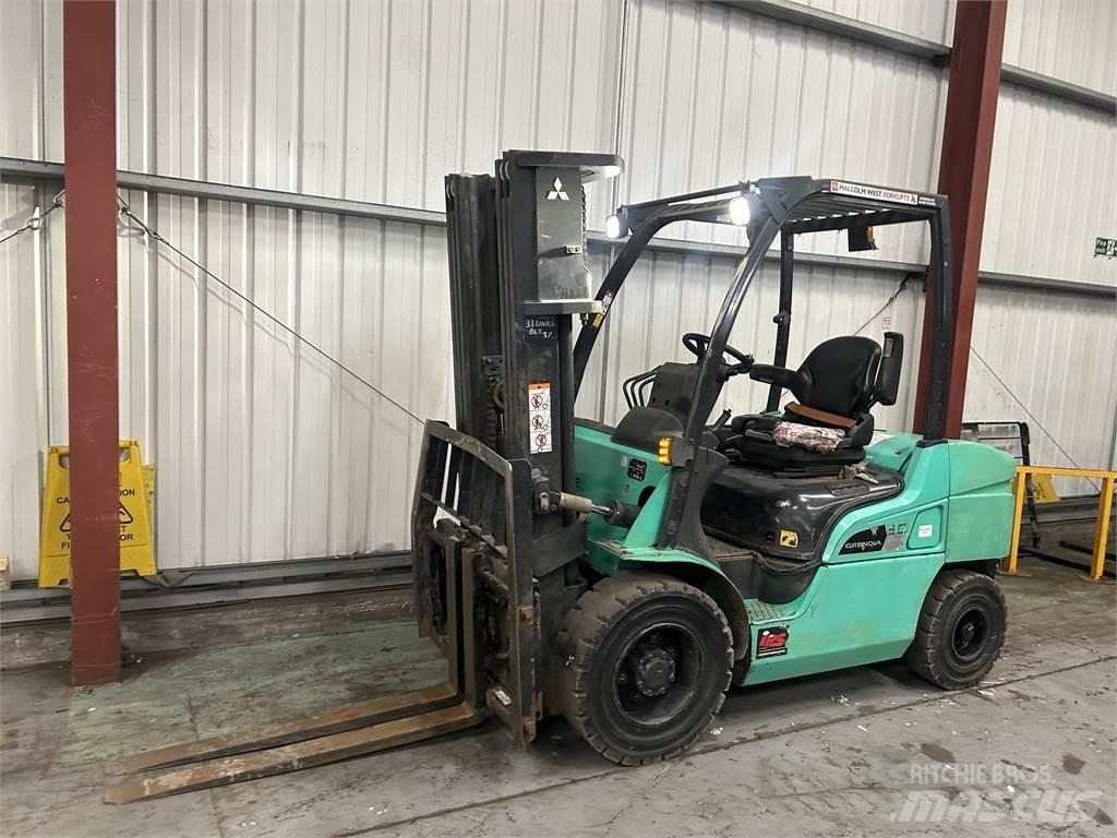 Mitsubishi FD30NT Diesel heftrucks