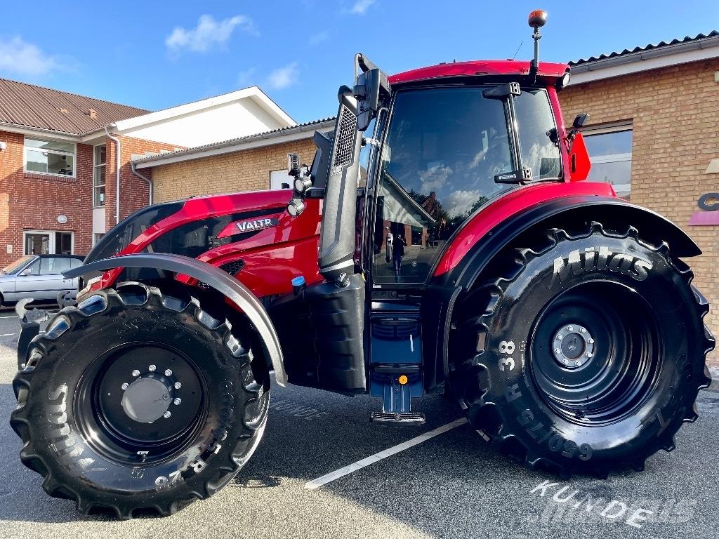Valtra T235 S Traktoren