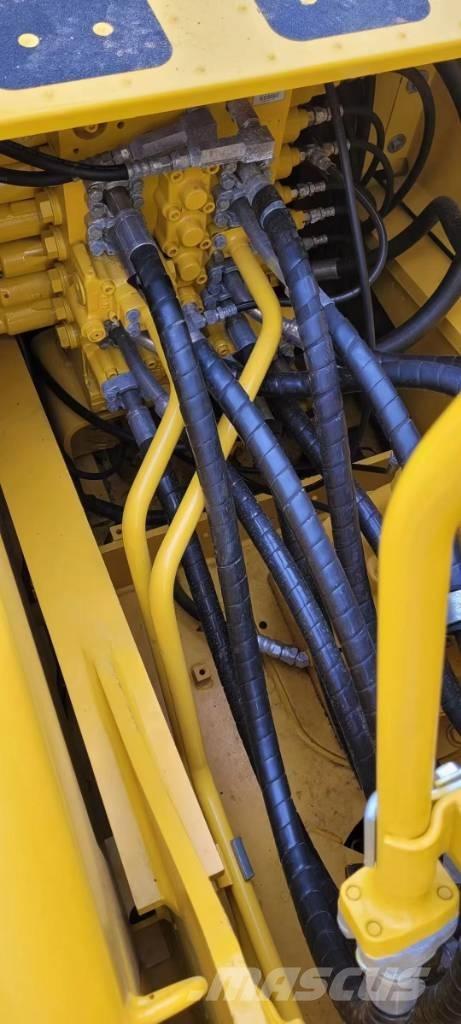 Komatsu 210LC-8 Raupenbagger