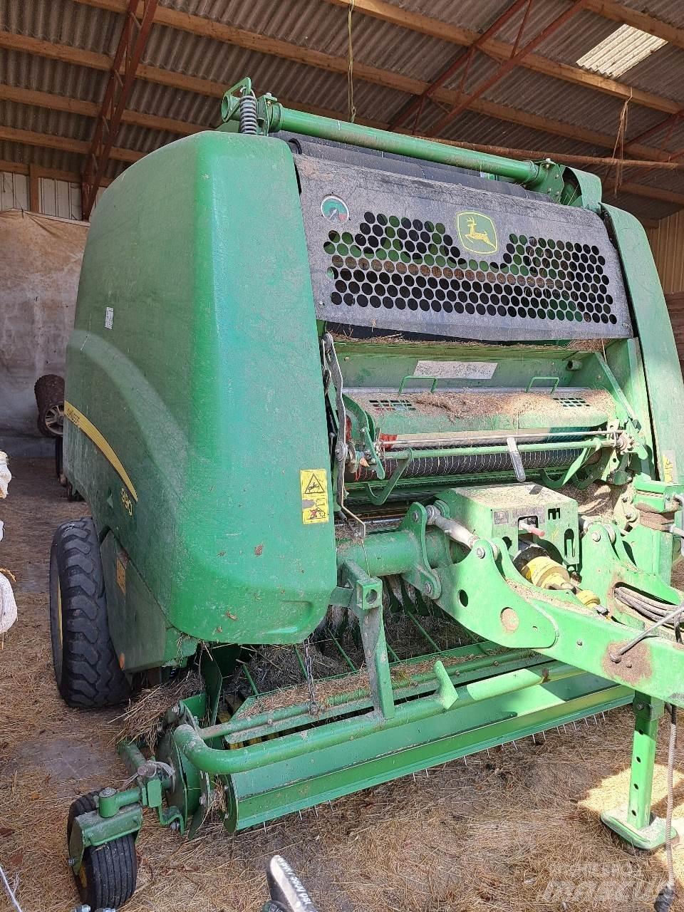 John Deere 990 Rundballenpressen