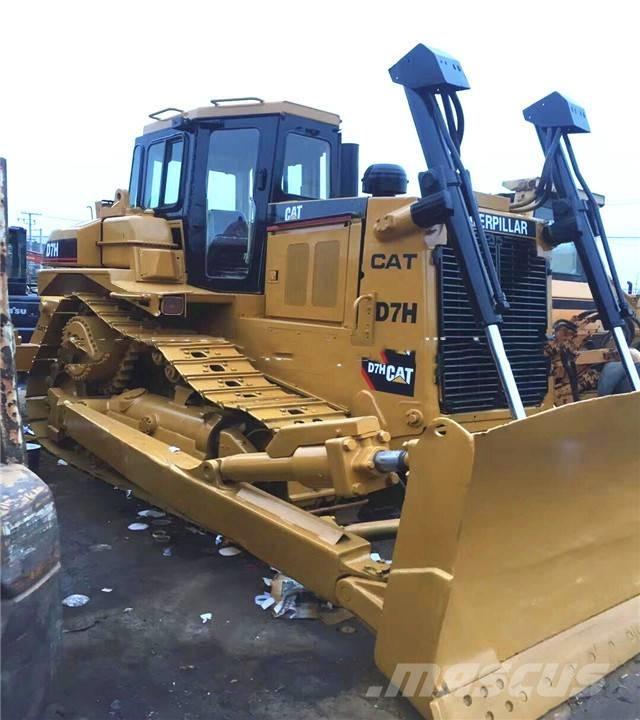 CAT D7H Bulldozer
