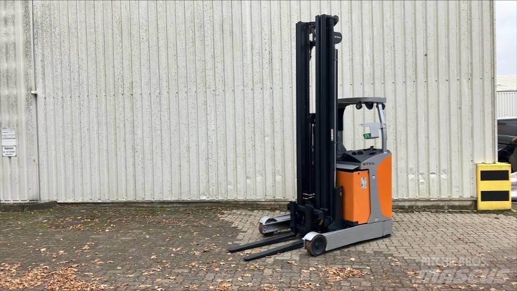 Still FMX 17 Schubmaststapler
