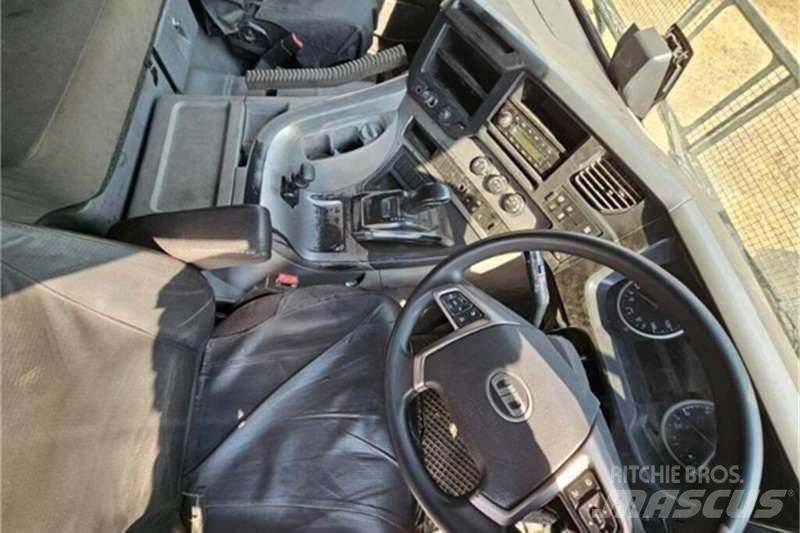 UD TRUCKS QUON Andere Fahrzeuge