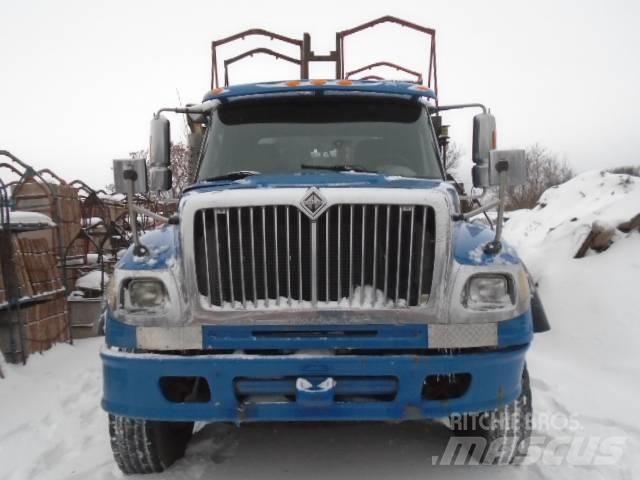 International 4600 Pritschenwagen/Pritschenwagen mit Seitenklappe