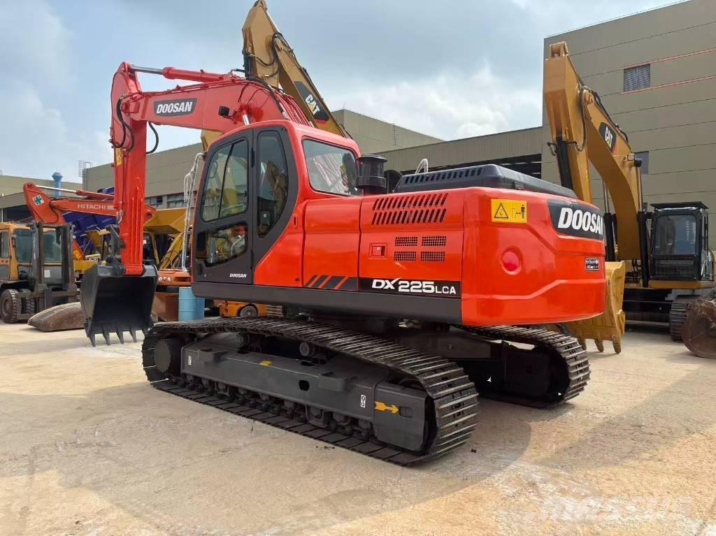 Doosan 225 LC Raupenbagger