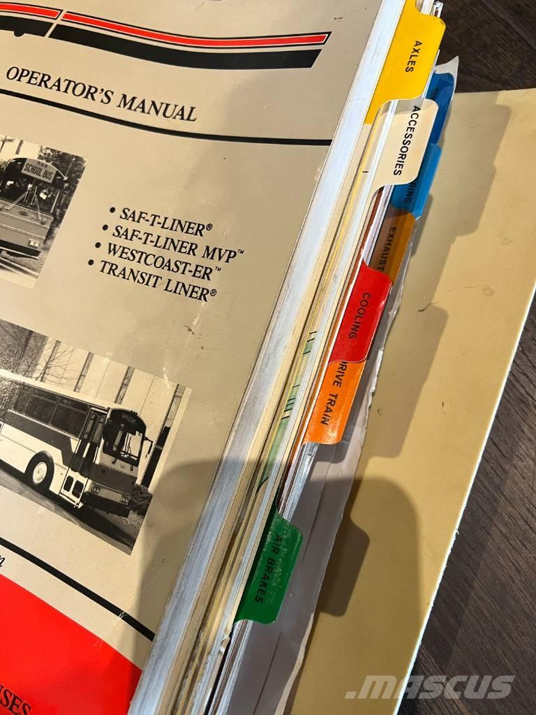 Thomas K880 Schulbusse