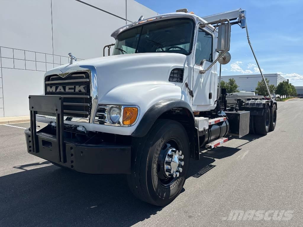 Mack CV 713 Absetzkipper