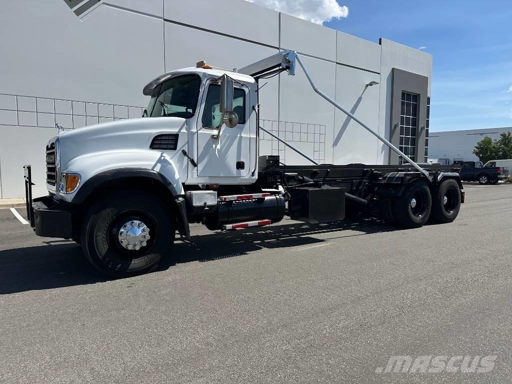 Mack CV 713 Absetzkipper