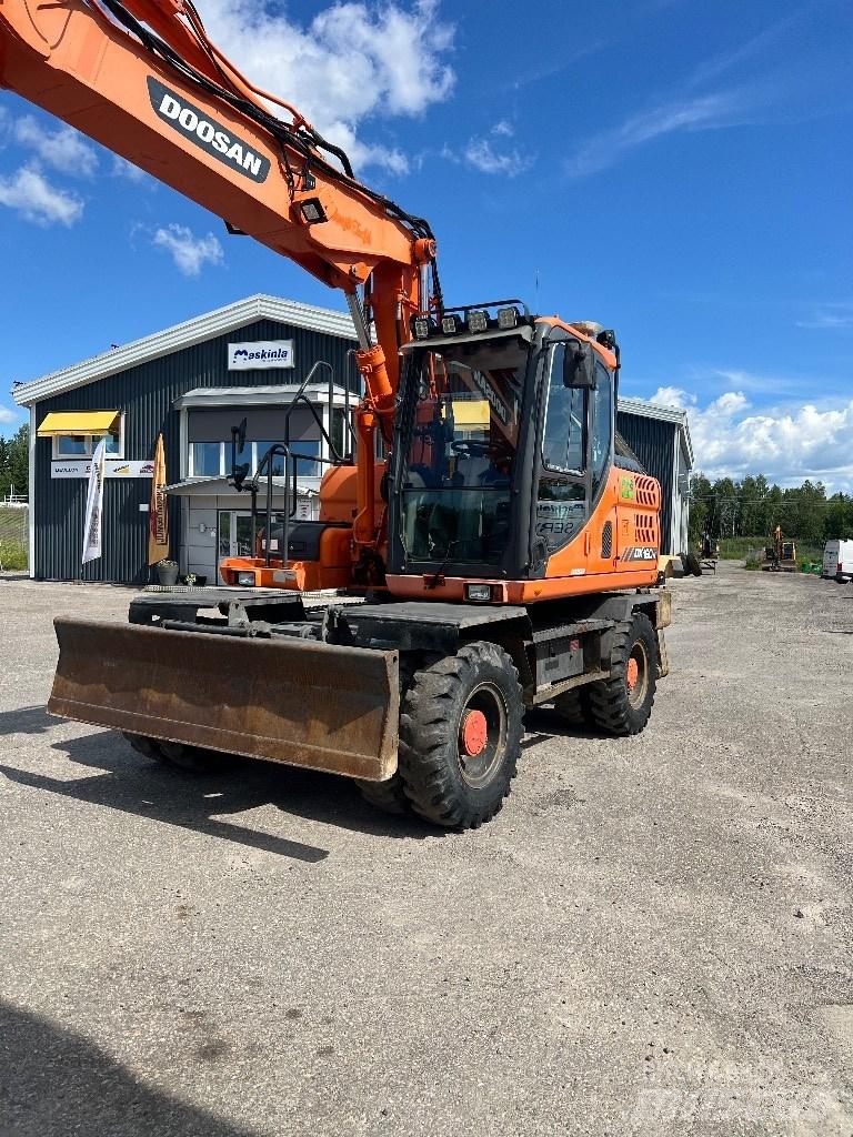 Doosan DX 160 W-3 Mobilbagger