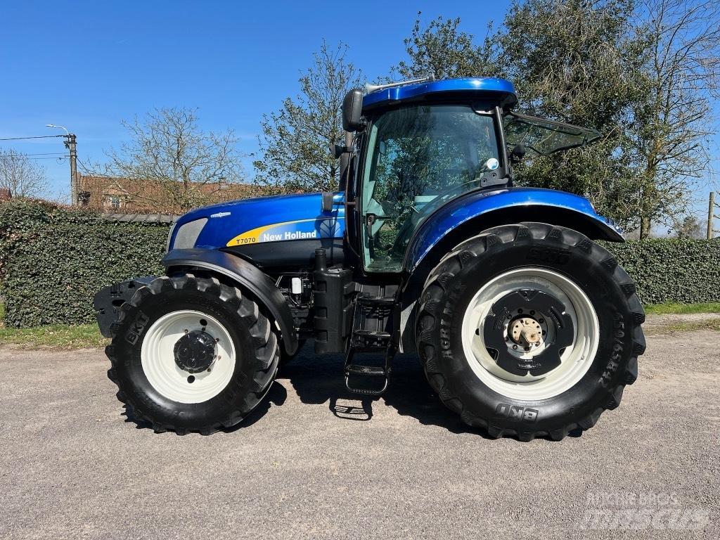 New Holland T 7070 Traktoren