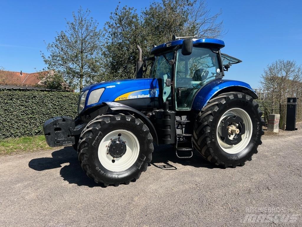 New Holland T 7070 Traktoren