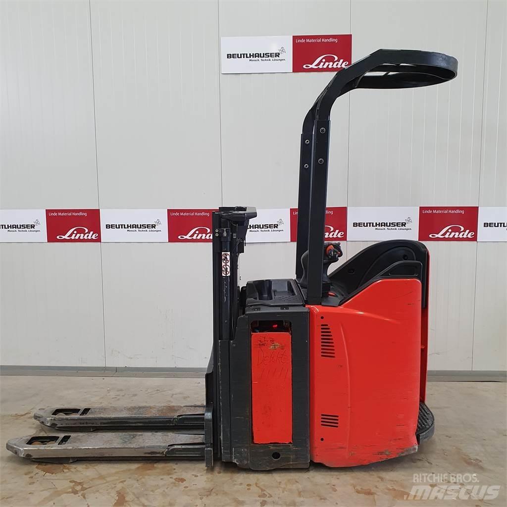 Linde D12SP Deichselstapler
