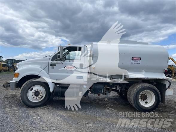Ford F750 XL Wassertanker