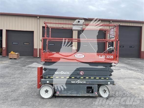 SkyJack SJ3226 Scheren-Arbeitsbühnen