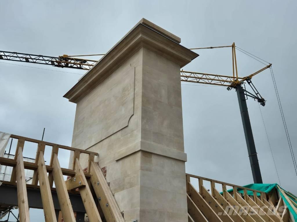 Liebherr 32 TT Selbstaufrichtende Krane