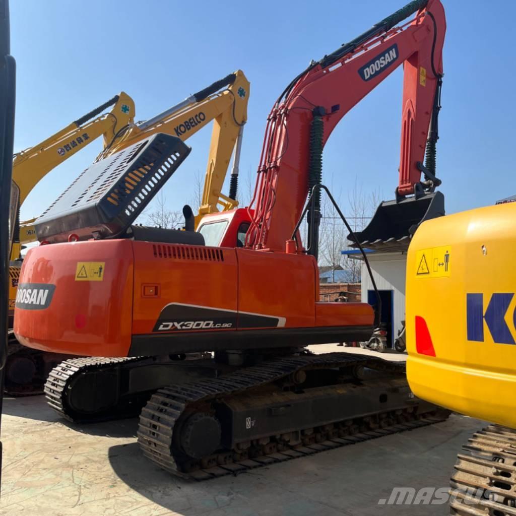 Doosan DX 300 Raupenbagger