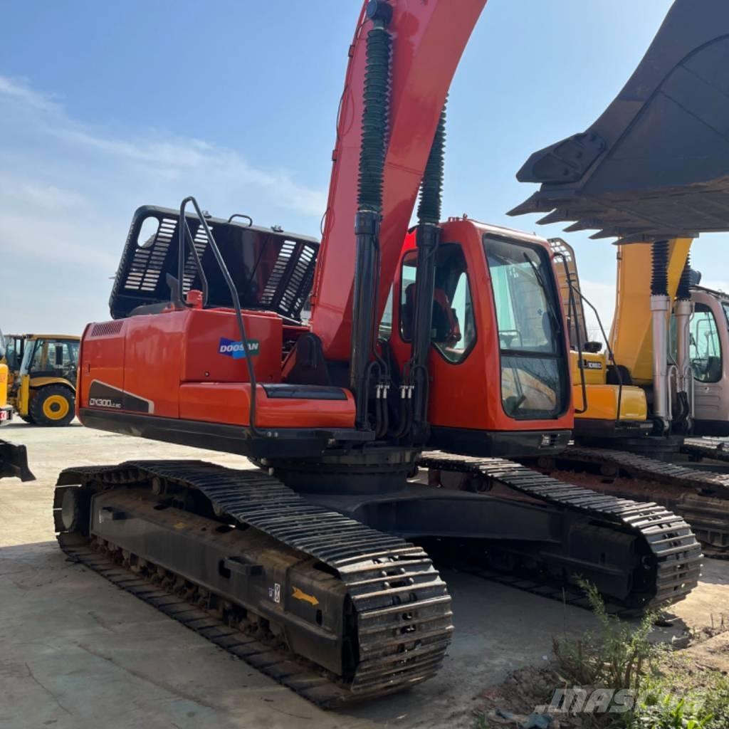 Doosan DX 300 Raupenbagger