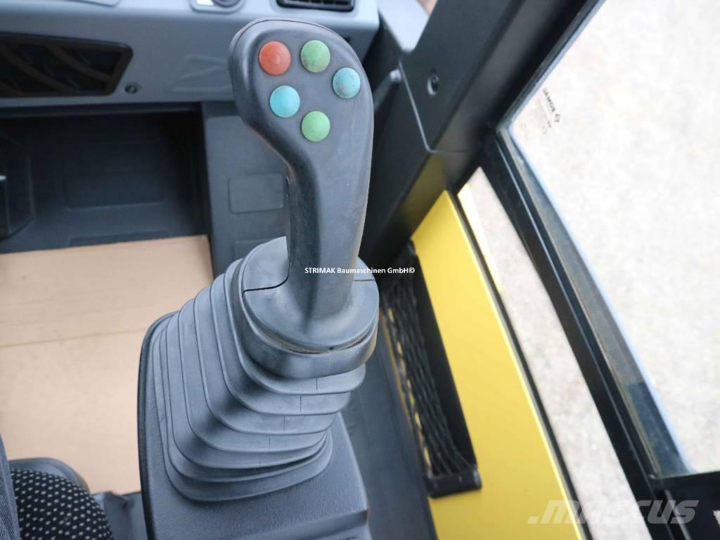 Bomag BW 213 PDH-5 Erdbauwalzen