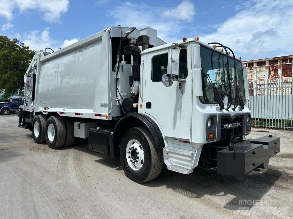 Mack MRU 613 Müllwagen