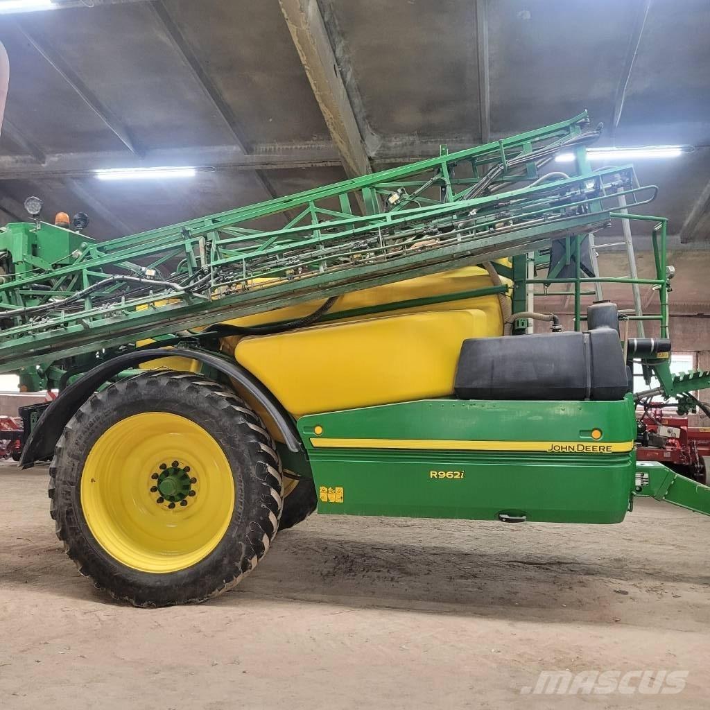 John Deere R 962 i Anhängespritzen