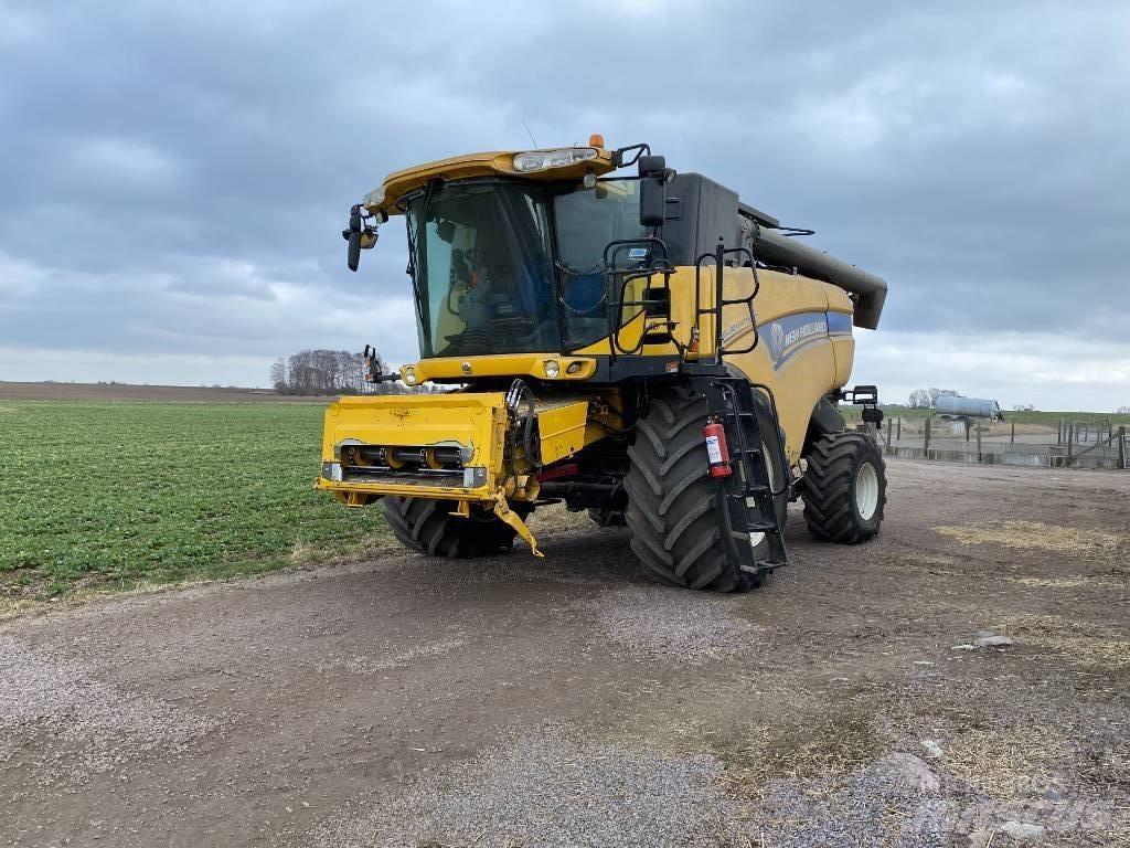 New Holland CX 8090 Mähdrescher