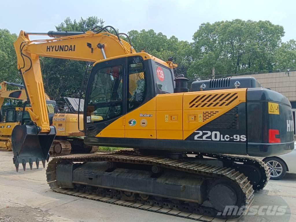 Hyundai 220LC-9S Raupenbagger