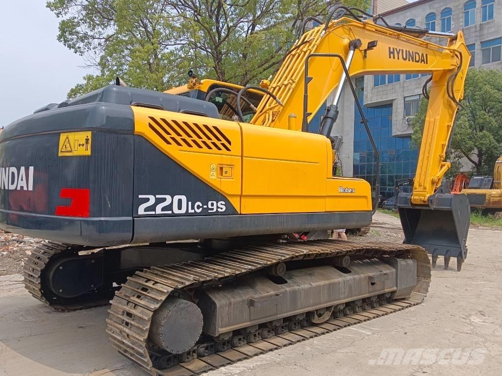 Hyundai 220LC-9S Raupenbagger