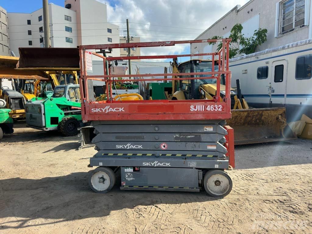 JLG 32 Lift Scheren-Arbeitsbühnen