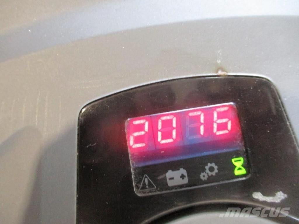 Toyota LPE200 Gabelstapler mit Fahrerstand