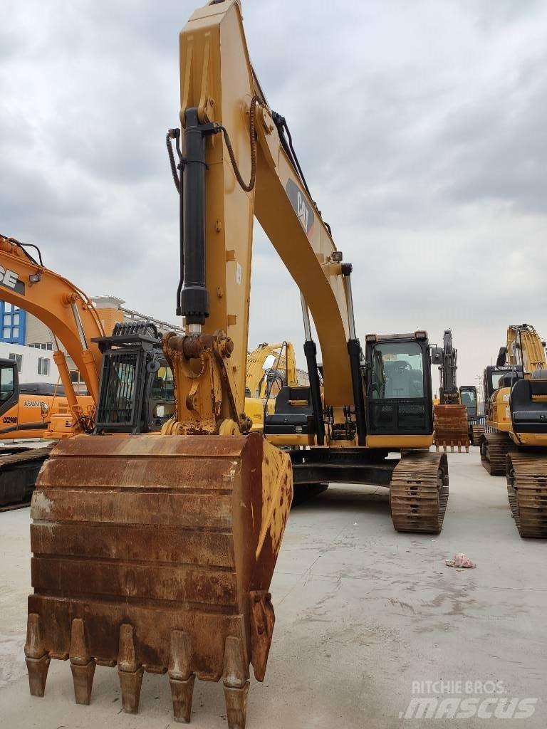 CAT 329 D Raupenbagger