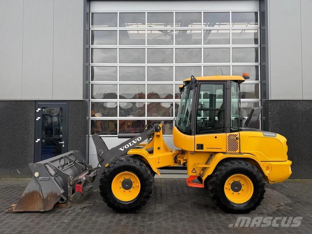 Volvo L30G Radlader