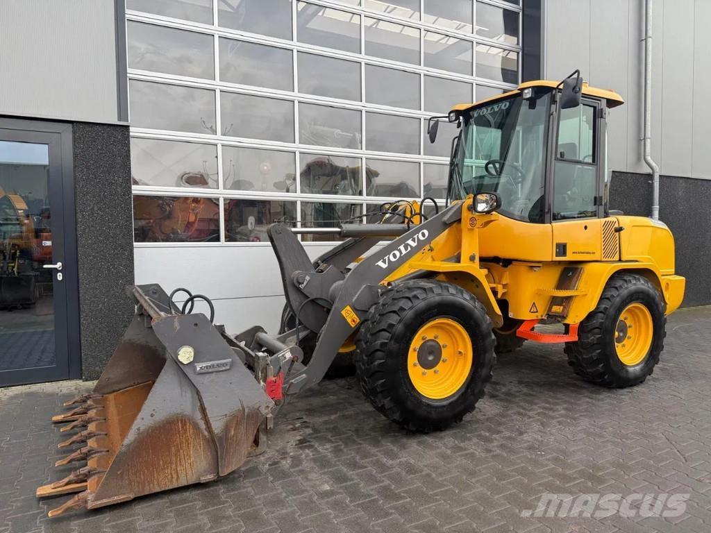 Volvo L30G Radlader
