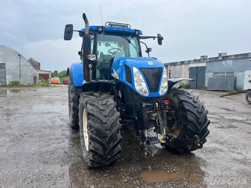 New Holland T 7070 Traktoren