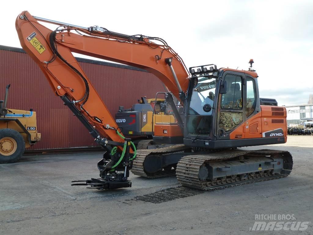 Doosan DX140LC-5 Raupenbagger