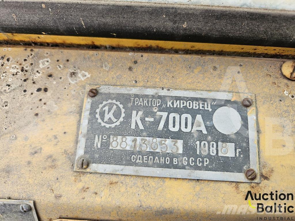  Kirovec K-700A Traktoren
